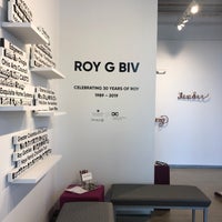 รูปภาพถ่ายที่ Roy G Biv Gallery โดย Roy G Biv Gallery เมื่อ 12/15/2019