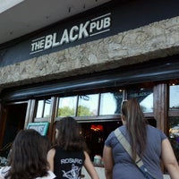 Foto scattata a The Black Pub da Eddie A. il 10/13/2012