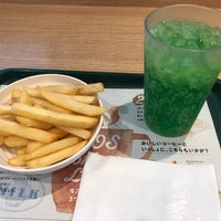 Photo taken at MOS Burger by もこ て. on 8/2/2021