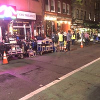 Photo taken at Macdougal St. Ale House by Scar3crow (. on 6/1/2018