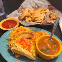 Photo taken at Henry&amp;#39;s Puffy Tacos &amp;amp; Cantina by Julio O. on 8/25/2022
