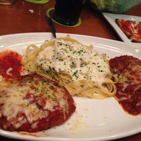 Photo taken at Olive Garden by Alejandra C. on 11/29/2015