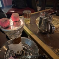 Das Foto wurde bei Arabia Cafe Hookah Lounge von J am 2/28/2022 aufgenommen