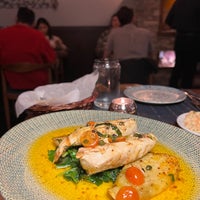 Das Foto wurde bei Turquoise Restaurant &amp;amp; Cafe von J am 3/3/2024 aufgenommen