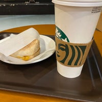 Photo taken at Starbucks by とく ち. on 12/3/2020