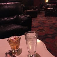 Foto tomada en Nicky Blaine&amp;#39;s Cocktail Lounge  por Ronald Clayton S. el 7/13/2021