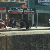 Foto scattata a Laz Oğlu Balık Restaurant da Serdar Ç. il 4/21/2016