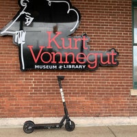 6/27/2021 tarihinde Barbara L.ziyaretçi tarafından Kurt Vonnegut Memorial Library'de çekilen fotoğraf