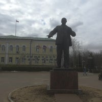 Photo taken at Памятник Ленину by Olivamaslina 🚗 on 4/6/2019