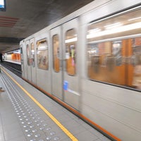 Photo taken at Metro 6 Koning Boudewijn - Elisabeth by GARYSTAR77 🚅🇫🇷 on 8/2/2022