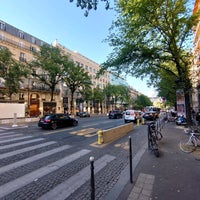 Photo taken at Avenue de Wagram by GARYSTAR77 🚅🇫🇷 on 7/30/2020