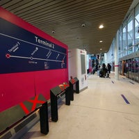 Photo taken at CDGVAL Terminal 2 Gare by GARYSTAR77 🚅🇫🇷 on 1/21/2021