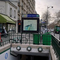 Photo taken at Métro Reuilly–Diderot [1,8] by GARYSTAR77 🚅🇫🇷 on 2/12/2021