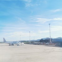 รูปภาพถ่ายที่ Aeropuerto de Asturias โดย Alex เมื่อ 1/6/2023
