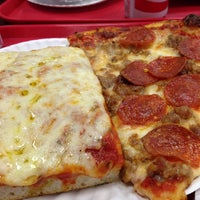 10/2/2014にDawn C.がPicasso Pizzeriaで撮った写真