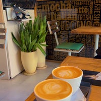 รูปภาพถ่ายที่ Mélange Café | کافه ملانژ โดย Maryam D. เมื่อ 10/6/2023