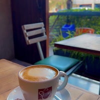 รูปภาพถ่ายที่ Mélange Café | کافه ملانژ โดย Maryam D. เมื่อ 9/11/2022