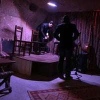 Foto diambil di Karaf Cafe &amp;amp; Bar oleh Oğuzhan E. pada 12/24/2016