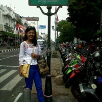 Photo taken at Malioboro street ( Yogyakarta - Indonesia ) by Awang yuniana on 12/2/2012