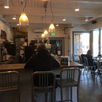Foto scattata a Street Bean Espresso da Myra K. il 10/17/2018