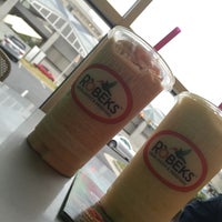 Photo taken at Robeks Fresh Juices &amp;amp; Smoothies by Ghada A. on 8/24/2015