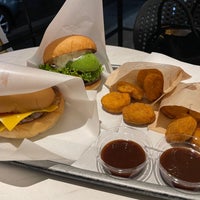 Photo taken at the 3rd Burger by zawa on 8/7/2022