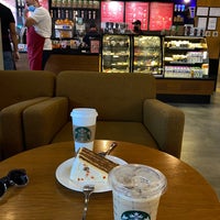 Foto diambil di Starbucks oleh Mohanad Bin Majid pada 11/4/2021