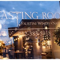 8/28/2013 tarihinde The Tasting Room, Faustini Winesziyaretçi tarafından The Tasting Room, Faustini Wines'de çekilen fotoğraf