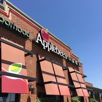 Photo taken at Applebee&amp;#39;s Grill + Bar by Mike S. on 5/13/2017