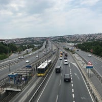 Photo taken at Halıcıoğlu Metrobüs Durağı by Toprak on 7/21/2021