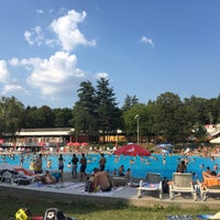 Foto tomada en Bazeni Košutnjak  por Milica N. el 8/18/2018