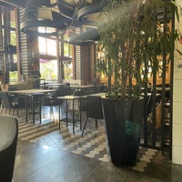 Photo prise au Balkon Cafe &amp; Restaurant par D le8/23/2022