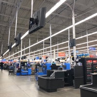 Foto tirada no(a) Walmart Supercentre por Miss G. em 2/13/2018