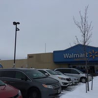 รูปภาพถ่ายที่ Walmart โดย Miss G. เมื่อ 2/15/2017