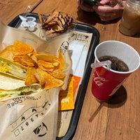 Photo taken at Taco Bell by みねむ on 7/17/2023