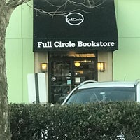 Foto tirada no(a) Full Circle Bookstore por Ryan em 1/17/2022