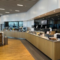 Photo taken at Lufthansa Business Lounge by 𝐅𝐀𝐇𝐀𝐃 on 2/17/2024
