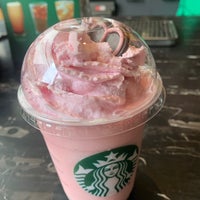 Photo taken at Starbucks by Araya A. on 7/24/2023