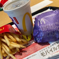 Photo taken at McDonald&amp;#39;s by syü ☆. on 4/26/2023