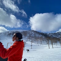 Photo taken at 苗場スキー場第二ゴンドラ山頂 by syü ☆. on 1/3/2022