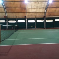 Foto tirada no(a) Darüşşafaka Tenis Park Akademi por Mehmet N. em 10/29/2015