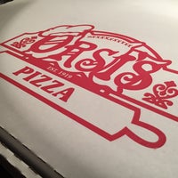 11/27/2016에 Justin T.님이 Orsi&amp;#39;s Italian Bakery &amp;amp; Pizzeria에서 찍은 사진