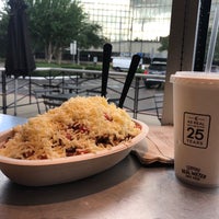Photo taken at Chipotle Mexican Grill by A27 on 9/4/2018