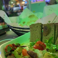 รูปภาพถ่ายที่ Zaatar w Zeit โดย TurkiAlQahtani เมื่อ 2/5/2023