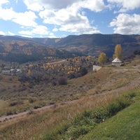 Foto diambil di The Lodge and Spa at Cordillera oleh Nicole G. pada 10/12/2013