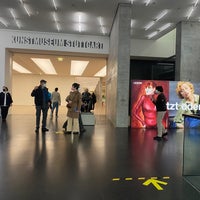 Foto tirada no(a) Kunstmuseum Stuttgart por D. L. em 11/14/2021