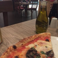 1/9/2015 tarihinde Rashid A.ziyaretçi tarafından Brandi Pizzeria'de çekilen fotoğraf