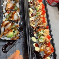 Foto tomada en Friends Sushi  por Ray ✵. el 7/25/2022
