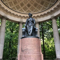 Photo taken at Памятник Марии Федоровне by Kudrik on 7/14/2019