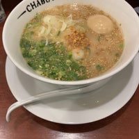 Photo taken at とんこつらぁ麺 CHABUTON by おかゆ on 3/12/2022